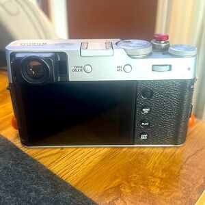 Fujifilm x100v